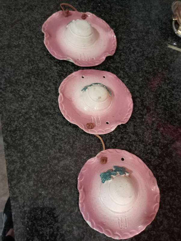 VINTAGE POTTERY HAT WALL HANGING