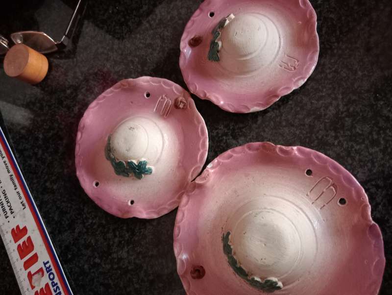 VINTAGE POTTERY HAT WALL HANGING