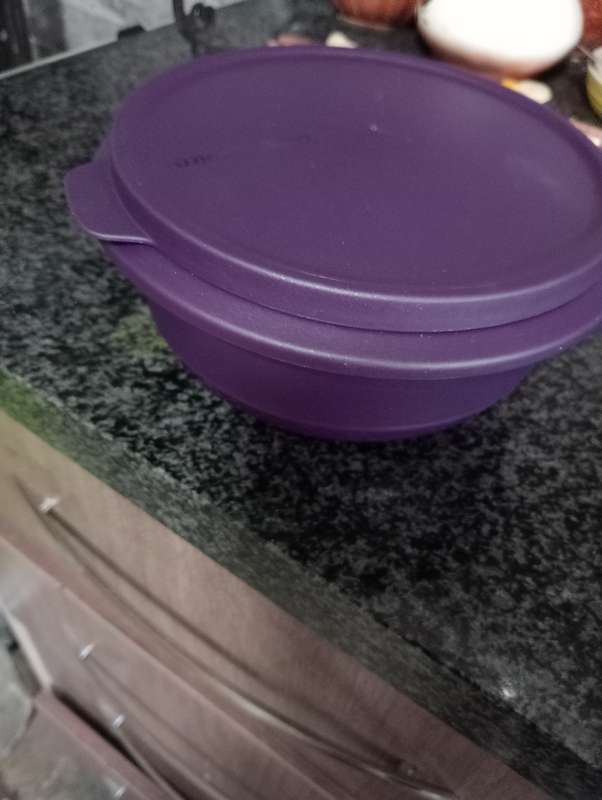 NEW  LITRE TUPPERWARE BUCKET