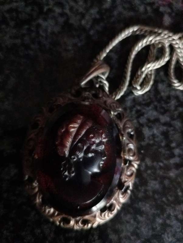 ANTIQUE RARE ROOT BEER COLOUR TIGER EYE CAMEO PENDANT WITH 925 STERLING SILVER CHAIN