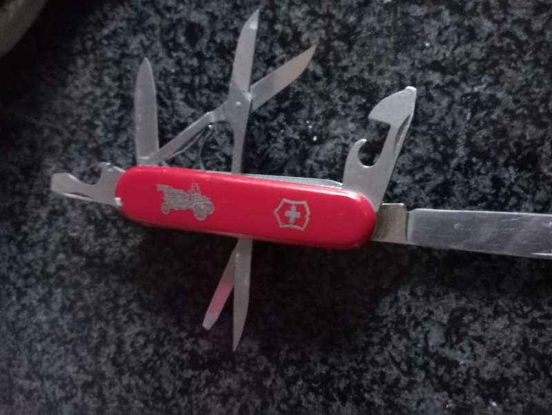 RARE OFFICERS SWIISS ARMY KNIFE