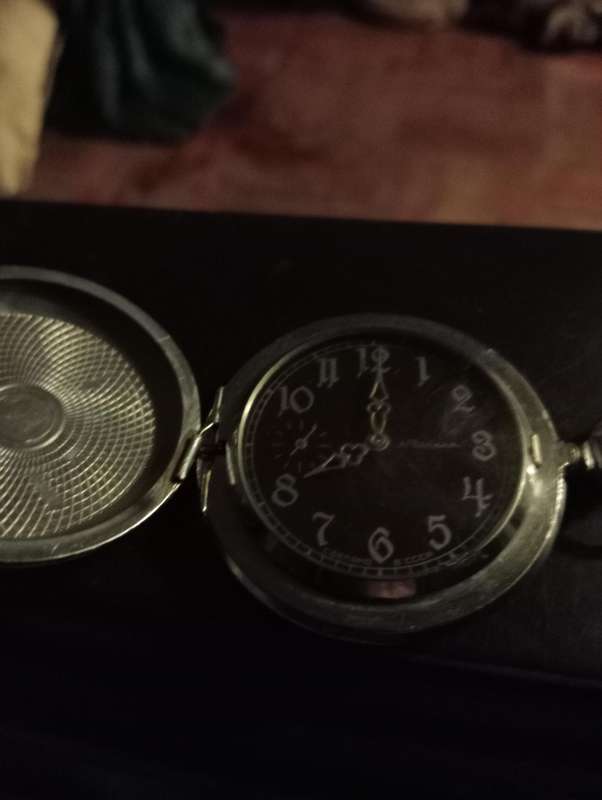 RARE WWII MILITARY WIND UP WATCH MOLNIJA STAR VICTORY    WATCH