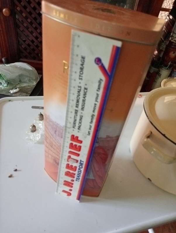 VINTAGE RICHELIEU  TIN