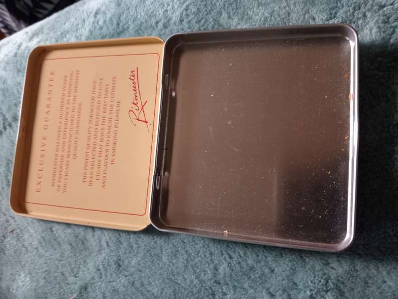 VINTAGE RITMEESTER MINIATURE CIGAR TIN