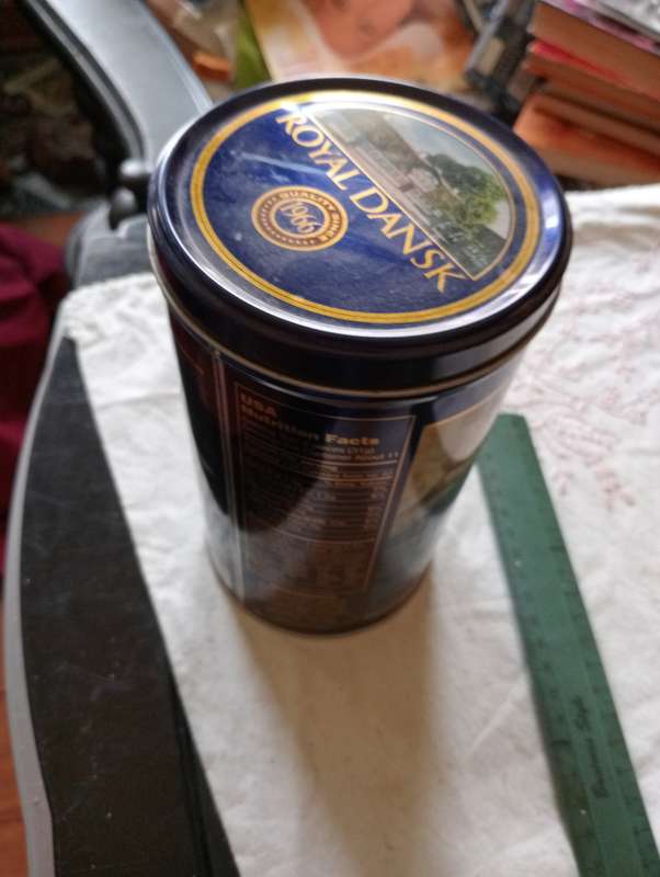 VINTAGE ROYAL DANSK WAFERS TIN