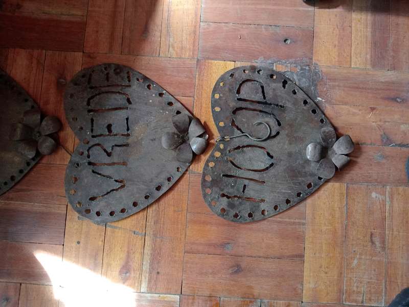 VINTAGE RUSTIC WALL HANGING