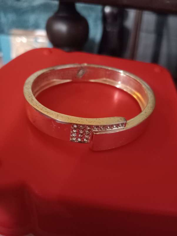VINTAGE SILVERPLATED BANGLE