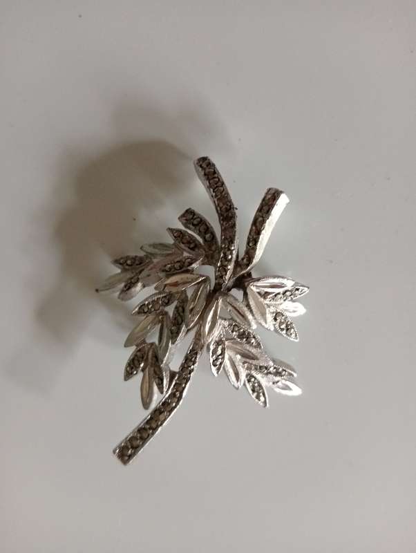 VINTAGE MACASITE FLORAL SPRAY BROOCH