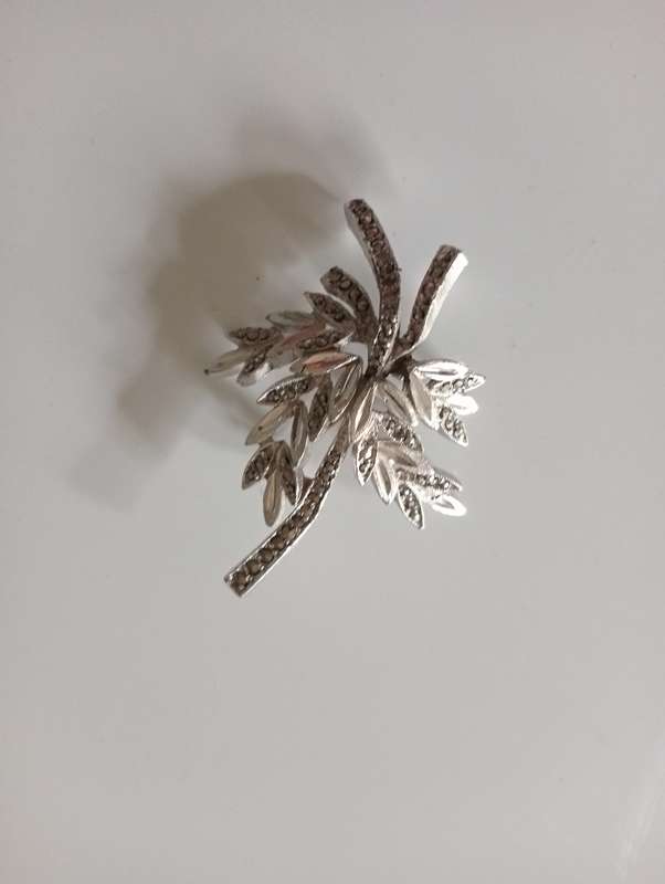 VINTAGE MACASITE FLORAL SPRAY BROOCH