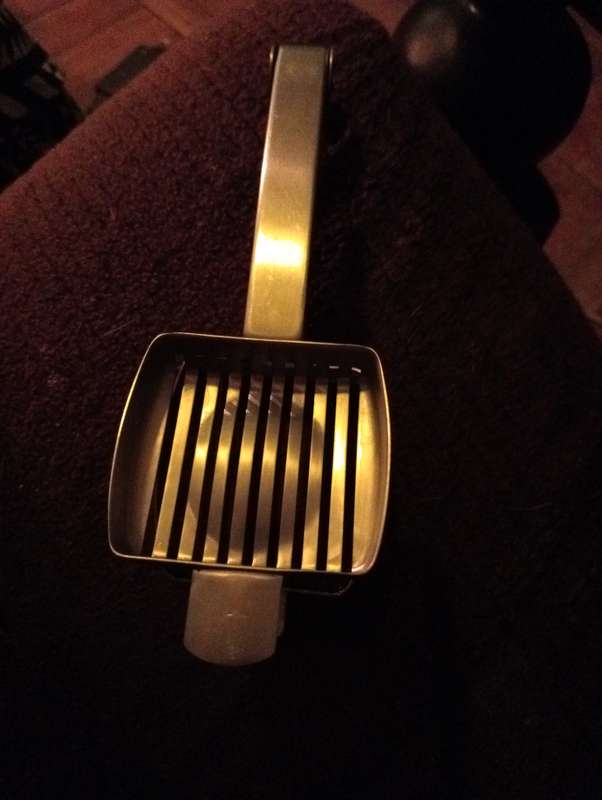 2 VINTAGE KITCHEN UTENSILS