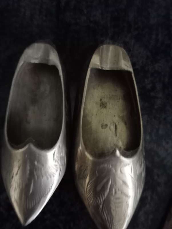 VINTAGE SMALL BRASS SHOES