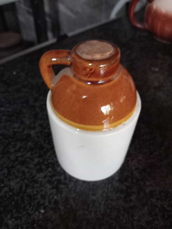 VINTGE SMALL WHISKY IRISH DECANTER