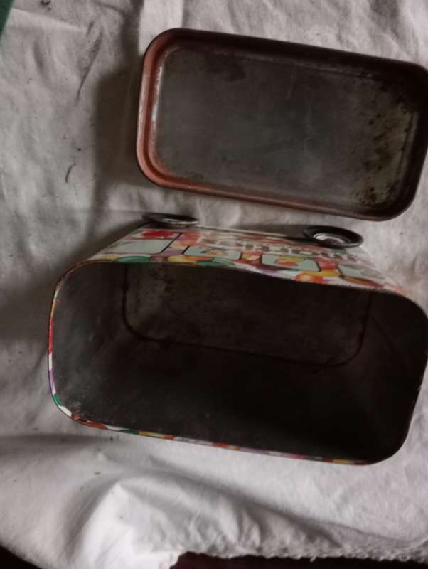 VINTAGE SMARTIES TOY TRUCK TIN