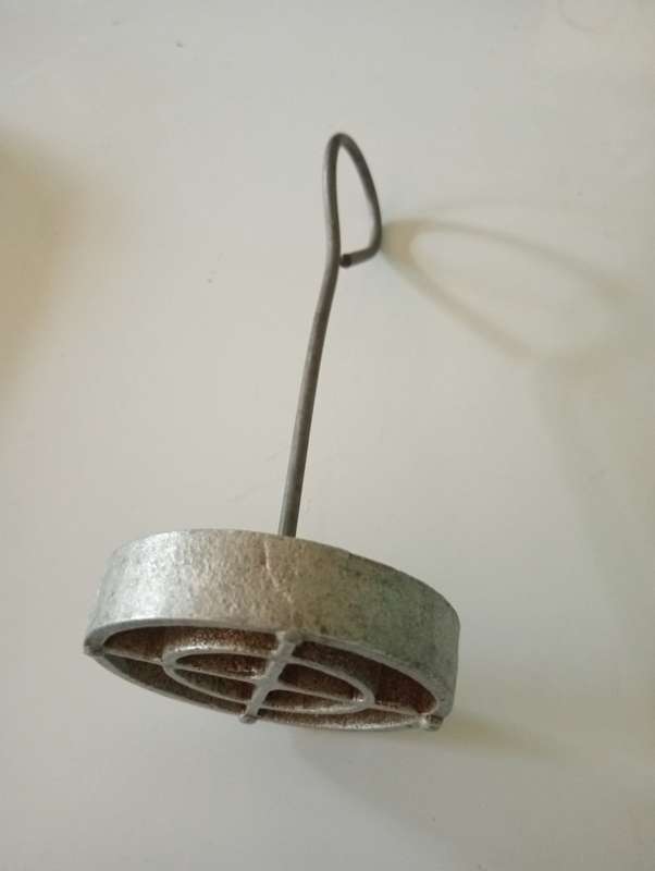 VINTAGE SNACKLE IRON