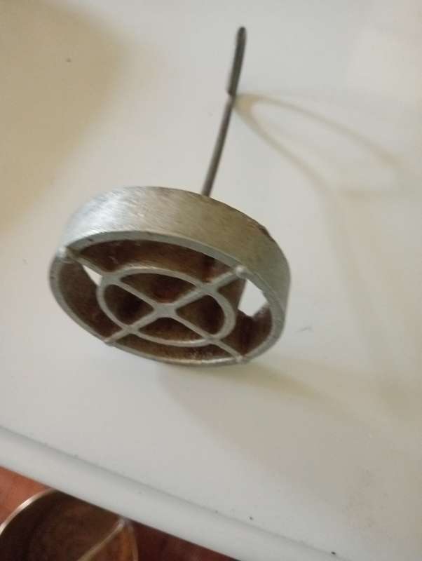 VINTAGE SNACKLE IRON
