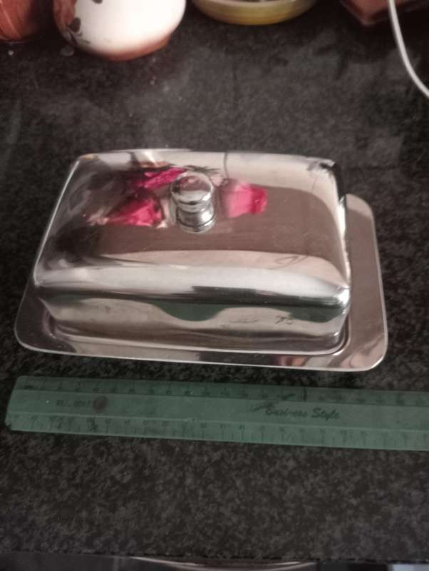 VINTAGESTAINLESS STEEL BUTTERDISH