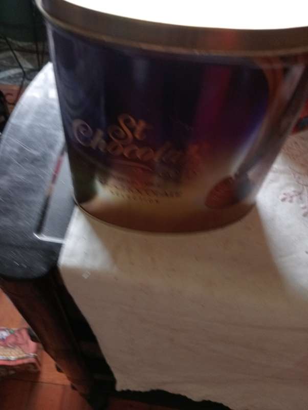 VINTAGE ST CHOCOLAT TIN