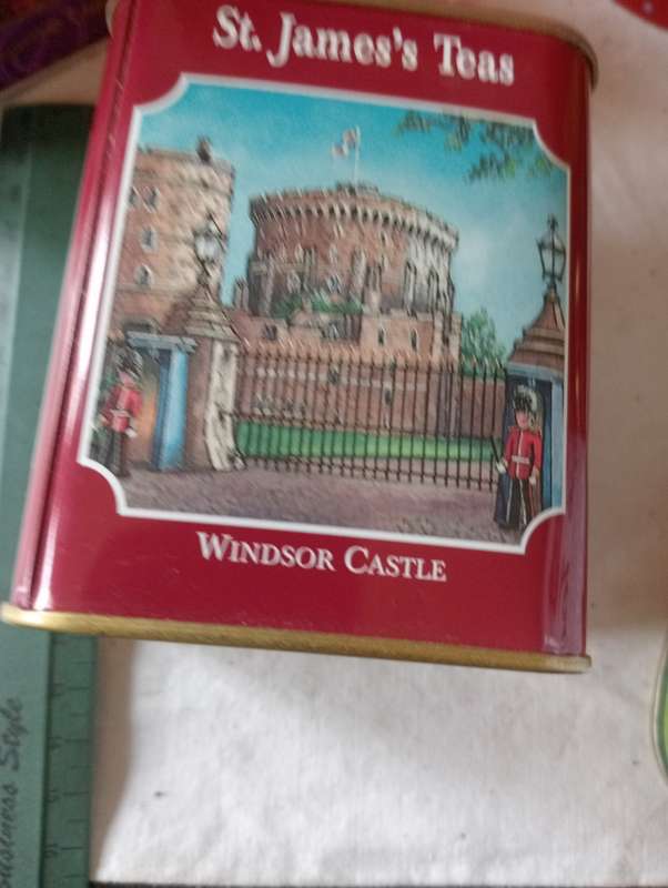 Vintage St James english breakfast tea tin