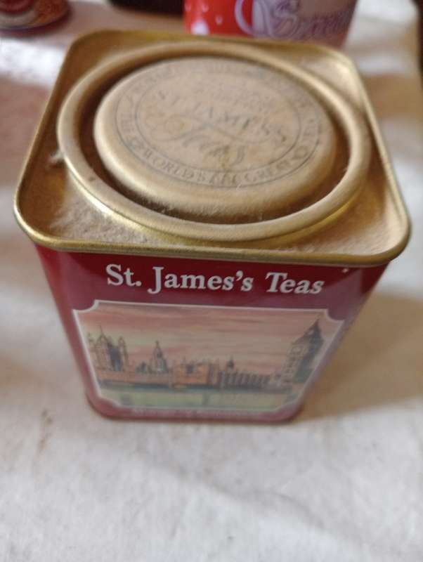Vintage St James english breakfast tea tin