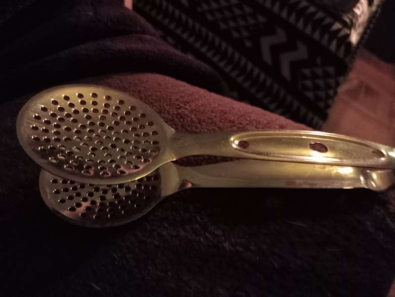 2 VINTAGE KITCHEN UTENSILS
