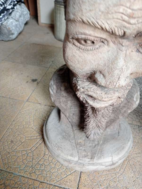 VIINTAGE TEAK BUST OLD MAN WITH SMOKING PIPE IN MOUTH