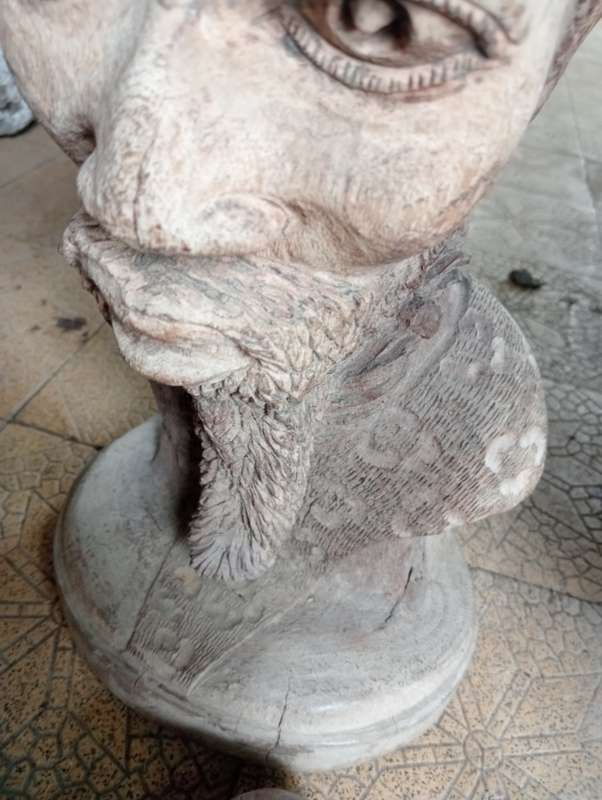 VIINTAGE TEAK BUST OLD MAN WITH SMOKING PIPE IN MOUTH