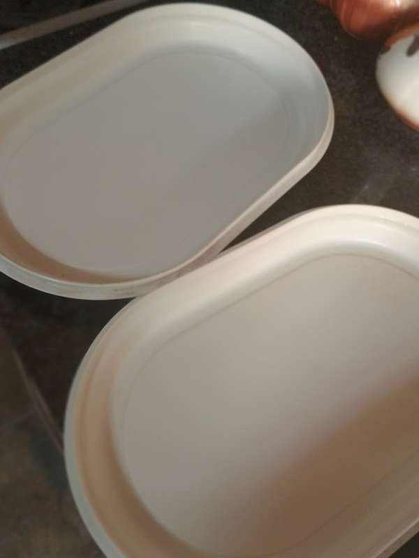 TUPPERWARE  OVAL 4 PIECE SET INCLUDES STRAINER