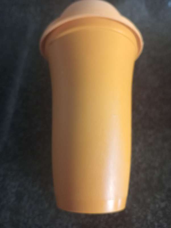TUPPERWARE SHAKER
