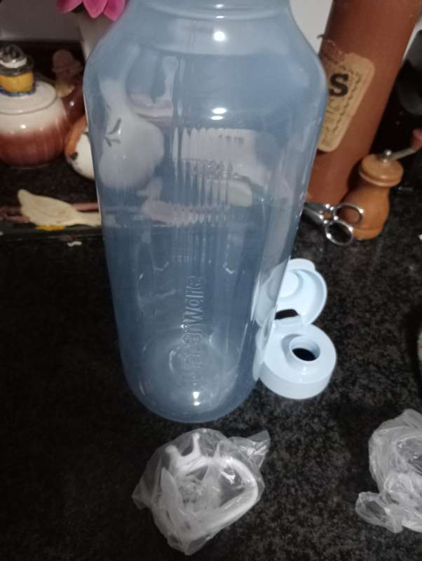 NEW TUPPERWARE WATER BOTTLE 2 LITRE