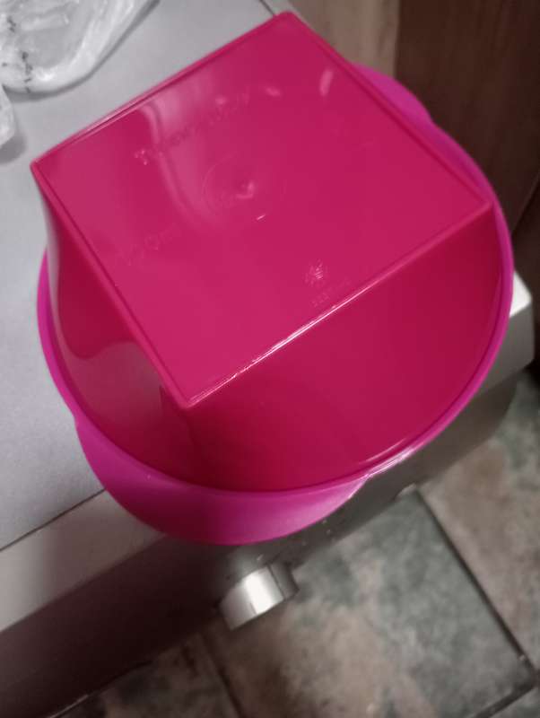 NEW 600 ML TUPPERWARE HOLDER