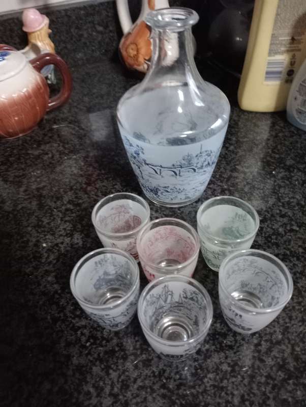 VINTAGE 1969 FRENCH DECANTER SET
