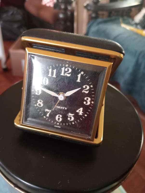 VINTAGE ALARM CLOCK NOT WORKING