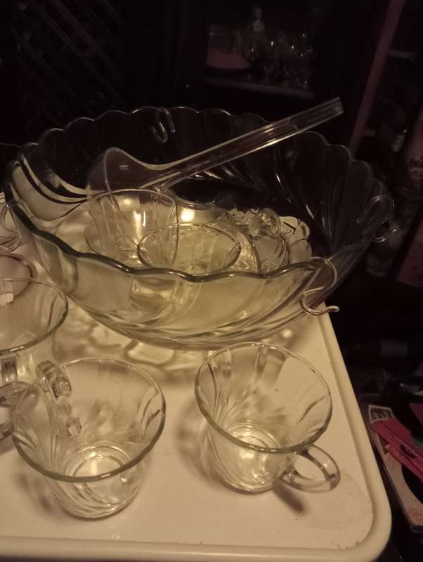 VINTAGE PUNCH SET WITH 12 CUPS