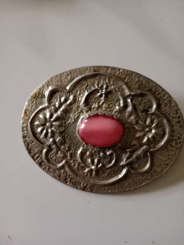 VINTAGE BROOCH WITH PINK STONE