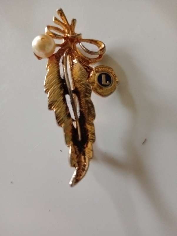 VINTAGE BROOCH