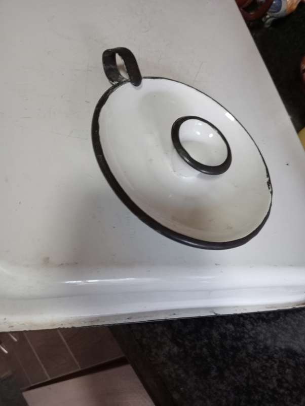 VINTAGE ENAML CANDLE HOLDER