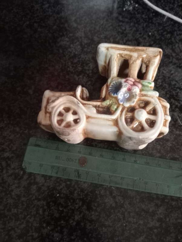 VINTAGE CAR ORNAMENT