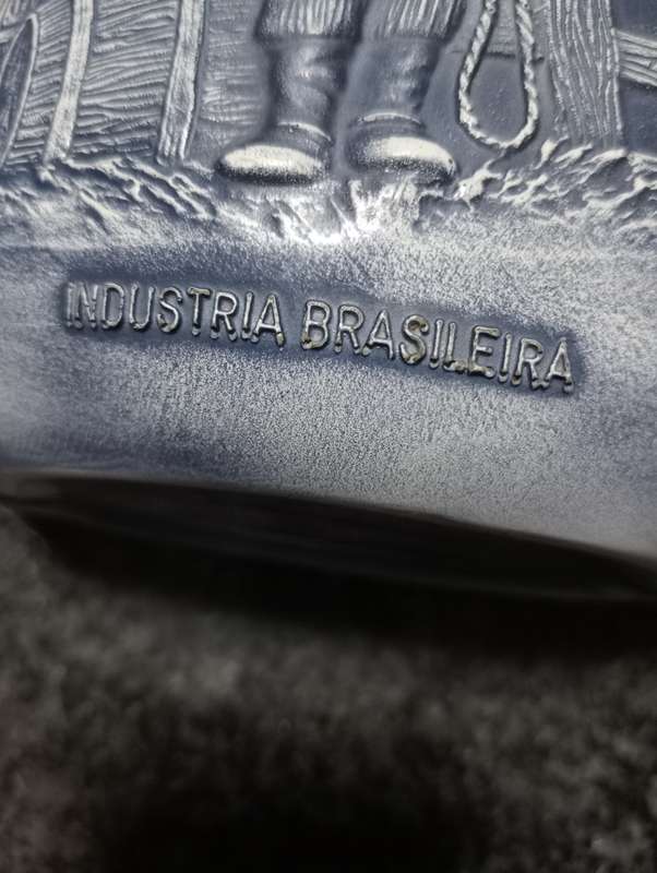 VINTAGE INDUSTRIA COLLECTABLE BRASILEIRA BOTTLE WINE OR LIQUEER