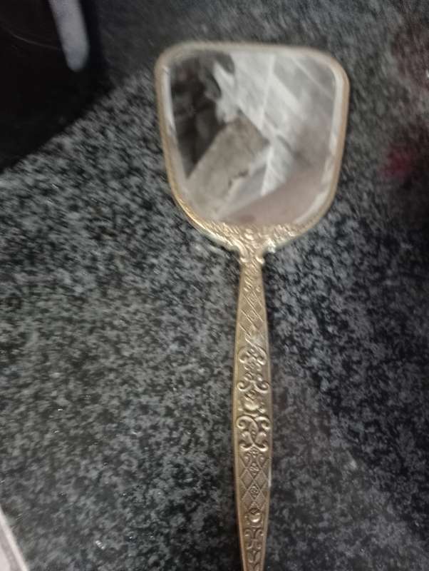 VINTAGE  DETAILLED  HAND HELD MIRROR