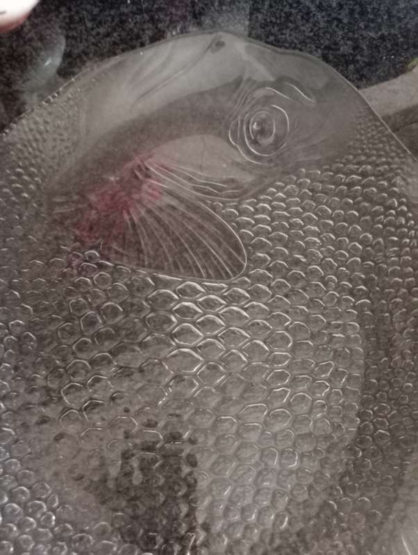 VINTAGE GLASS FISH  PLATE