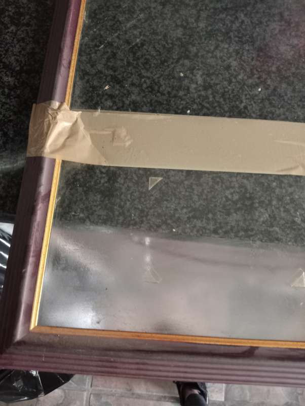 VINTAGE FRAME WITH 3 DIMENSION GLASS