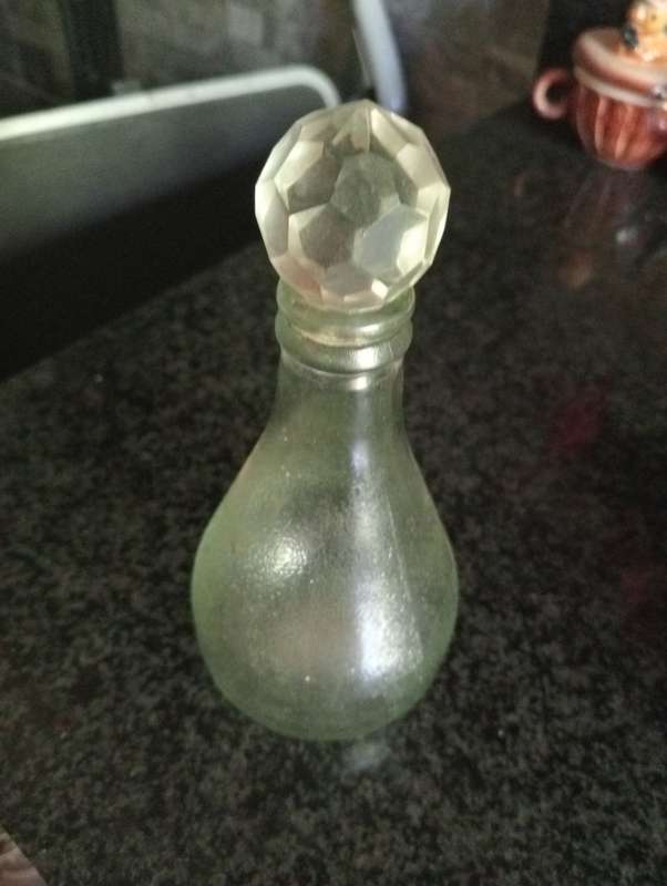 VINTAGE PERFUME BOTTLE WITH LID