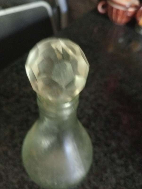 VINTAGE PERFUME BOTTLE WITH LID