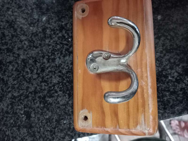 VINTAGE DOUBLE HOOK ON WOOD