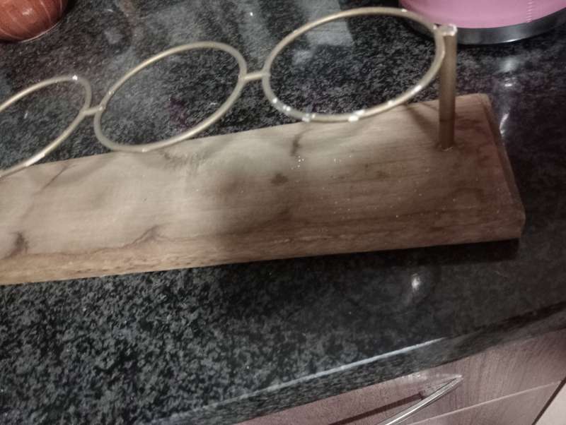 VINTAGE IRON STAND HOLDER FOR SMALL HOLDERS