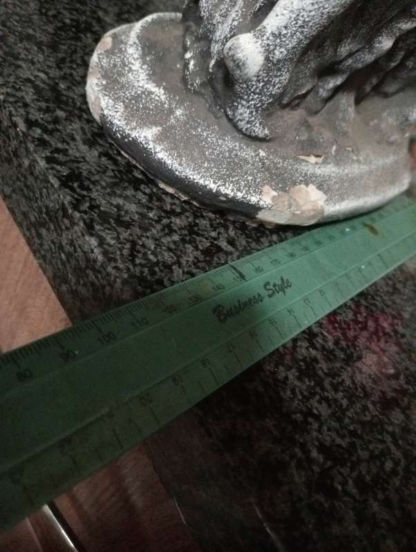 VINTAGE HEAVHY  THE KISS SCULPTURE