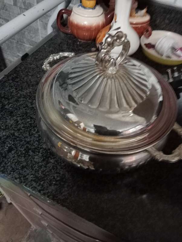 VINTAGE LEONARD SILVERPLATED COVERED LIDDED SERVING ORNATE DISH