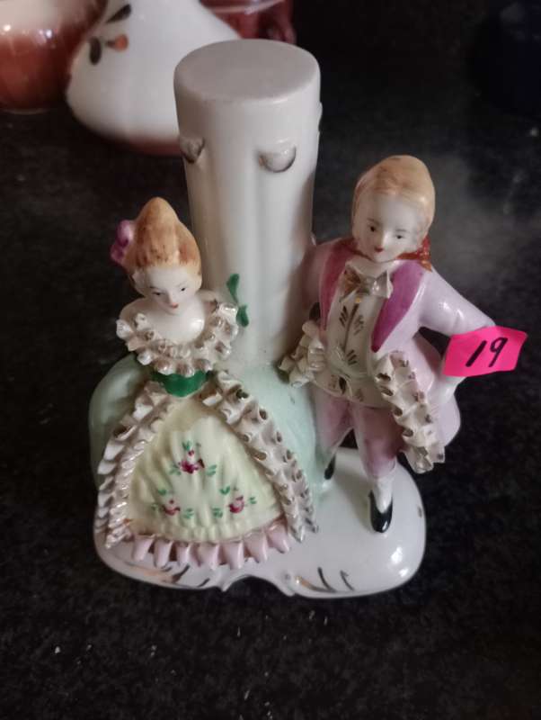 VINTAGE PORCELAIN COUPLE