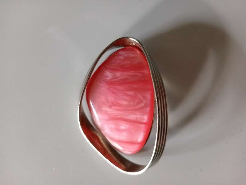 VINTAGE SILVERPLATED RHODOCHROSITE BROCH