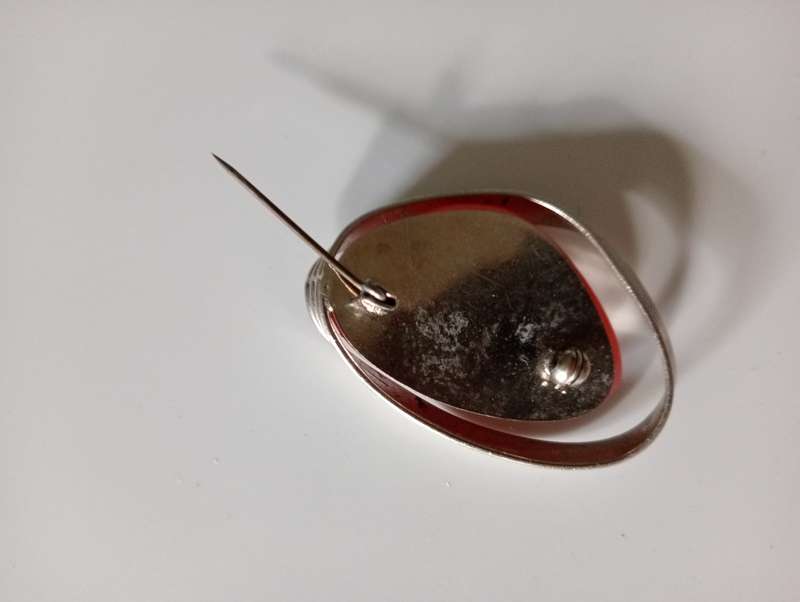 VINTAGE SILVERPLATED RHODOCHROSITE BROCH